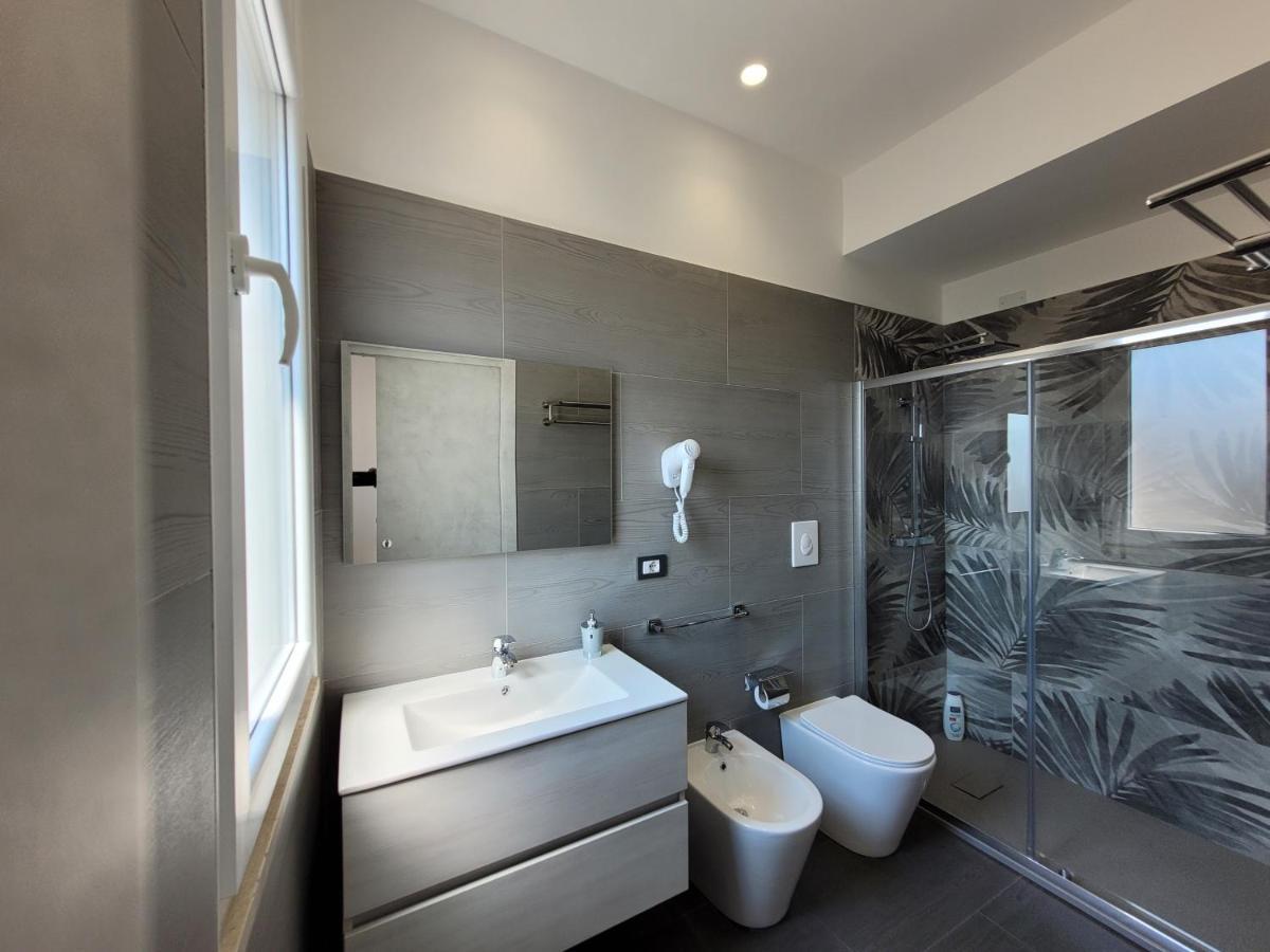 Sp Rooms Isola delle Femmine Luaran gambar