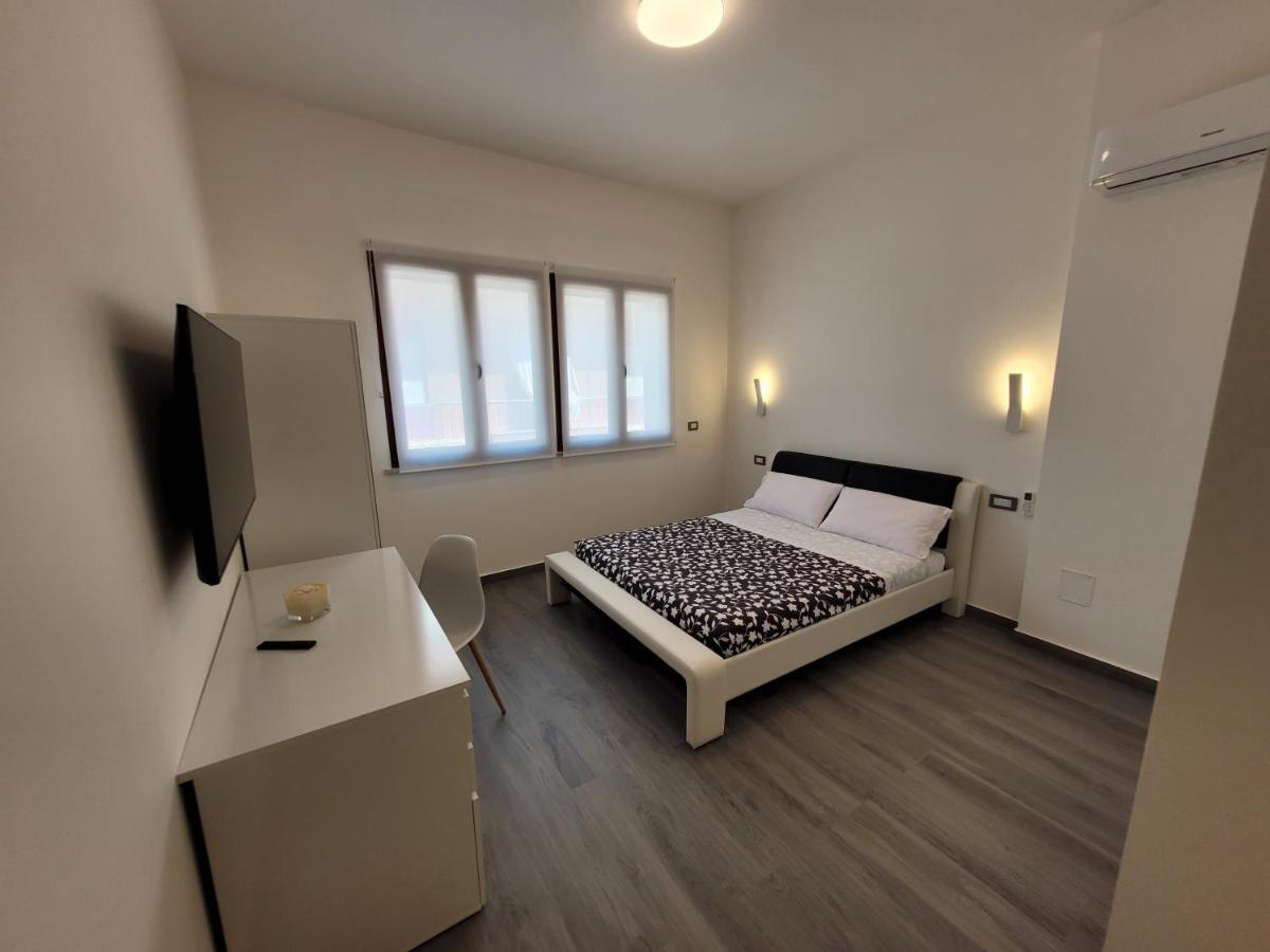 Sp Rooms Isola delle Femmine Luaran gambar