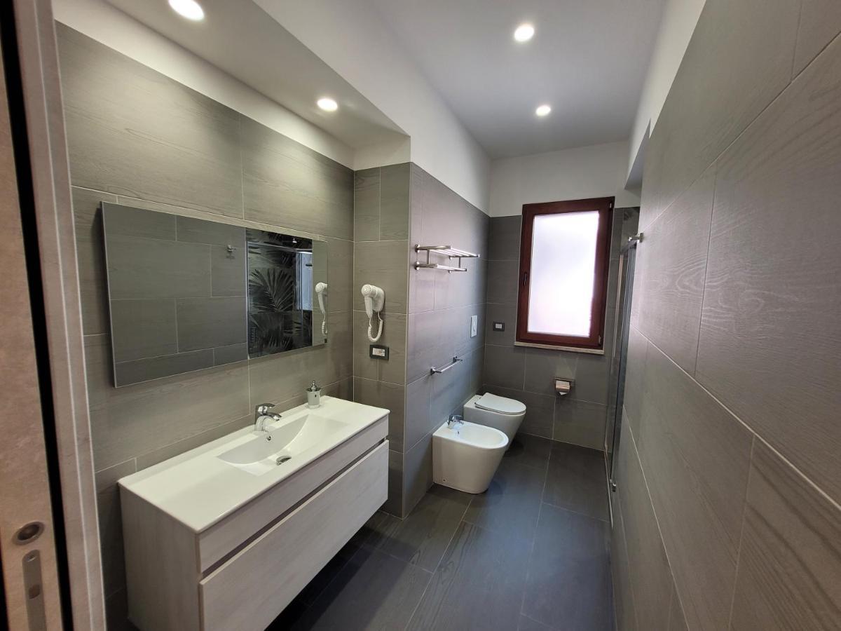 Sp Rooms Isola delle Femmine Luaran gambar